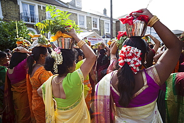 Chariot Festival participants, Shri Kanaga Thurkkai Amman Temple, Ealing, London, England, United Kingdom, Europe