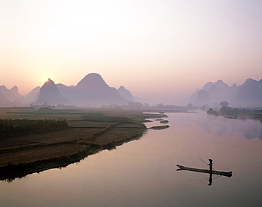 Typical scenery of limestone mountains and River Li at dawn, Guilin, Yangshou, Guangxi Province, China, Asia