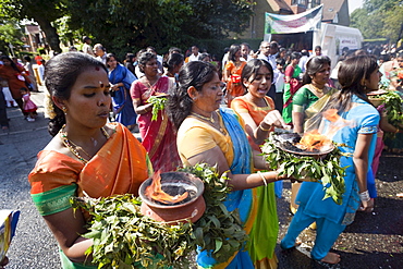 Chariot Festival participants, Shri Kanaga Thurkkai Amman Temple, Ealing, London, England, United Kingdom, Europe