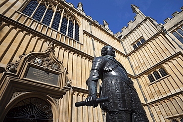 Statue of William Herbert, Third Earl of Pembroke, Bodleian Library, Oxford, Oxfordshire, England, United Kingdom, Europe