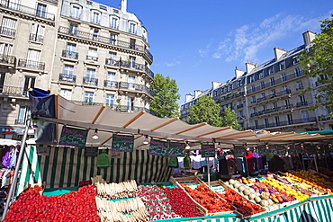 Street market selling fresh fruit and vegetables, Paris, France, Europe