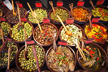 Olive stall, Viktualienmarkt, Munich, Bavaria, Germany, Europe