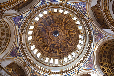 The dome and transepts, St. Pauls Cathedral, London, England, United Kingdom, Europe