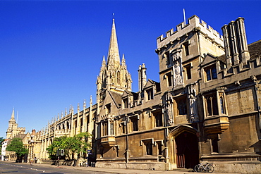 High Street and University Church of St. Mary the Virgin, Oxford, Oxfordshire, England, United Kingdom, Europe