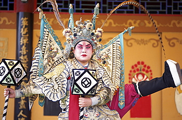 Actor performing in Chinese Opera (Beijing Opera), Beijing, China, Asia