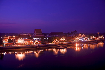 Wat Phanan Choeng and Pasak River, Ayutthaya, Thailand, Southeast Asia, Asia