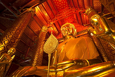 Giant Buddha statue, Wat Phanan Choeng, Ayutthaya, Thailand, Southeast Asia, Asia