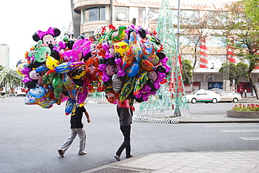 Balloon vendors, Ho Chi Minh City, Vietnam, Indochina, Southeast Asia, Asia