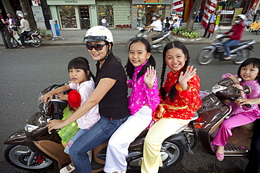 Motorbike traffic, Ho Chi Minh City, Vietnam, Indochina, Southeast Asia, Asia