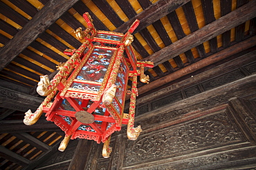 Lantern and roof detail of To Mieu Temple Gateway, Imperial Enclosure, Citadel, Hue, UNESCO World Heritage Site, Vietnam, Indochina, Southeast Asia, Asia