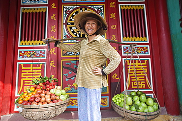 Fruit vendor, Hoi An, Vietnam, Indochina, Southeast Asia, Asia