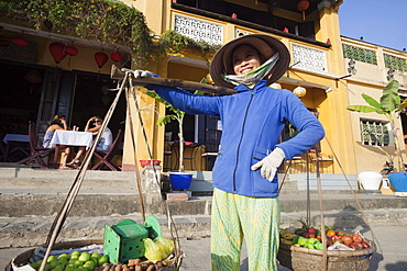 Fruit vendor, Hoi An, Vietnam, Indochina, Southeast Asia, Asia