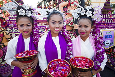 Children in traditional Thai dress, Chiang Mai Flower Festival, Chiangmai, Thailand, Southeast Asia, Asia