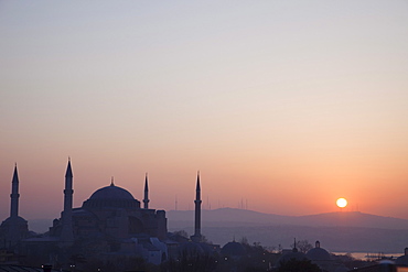 Hagia Sophia at sunrise, UNESCO World Heritage Site, Istanbul, Turkey, Europe