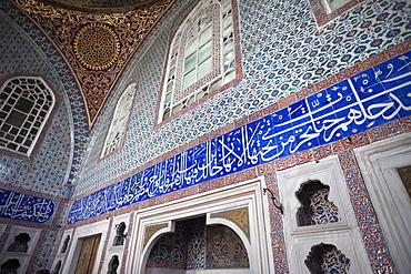 Bedroom decoration in The Harem, Topkapi Palace Museum, UNESCO World Heritage Site, Istanbul, Turkey, Europe