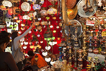 Souvenir shop, Grand Bazaar, Sultanahmet, Istanbul, Turkey, Europe