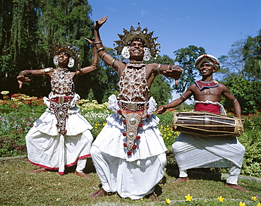 Male Kandy dancers dressed in Kandyan costume, Kandy, Sri Lanka, Asia