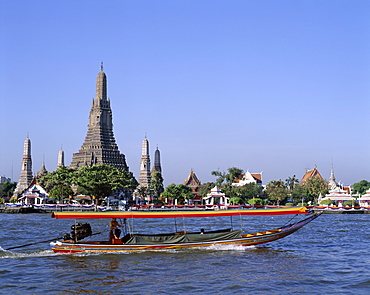 Temple of Dawn (Wat Arun) and the Chao Phraya River, Bangkok, Thailand, Southeast Asia, Asia