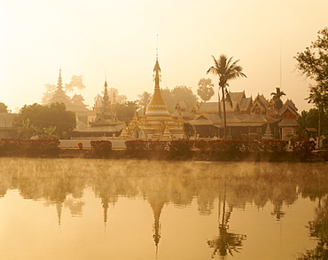 Wat Chong Kham, Mae Hong Son, Golden Triangle, Thailand, Southeast Asia, Asia