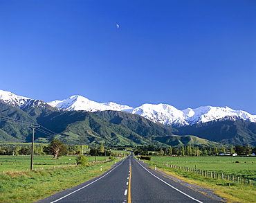 Road and Seaward Kaikoura Mountain Ranges, Southern Alps, Kaikoura, Canterbury, South Island, New Zealand, Pacific