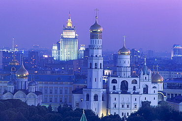 Kremlin, UNESCO World Heritage Site, and city skyline at night, Moscow, Russia, Europe