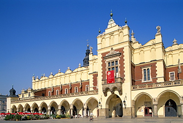 The Cloth Hall, Main Market Square, UNESCO World Heritage Site, Cracow (Krakow), Poland, Europe