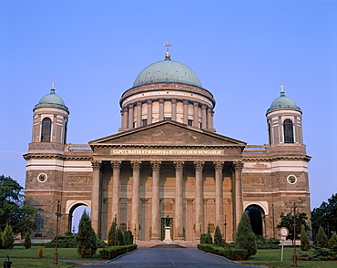 The Roman Catholic Basilica, Esztergom, Szentendre, Danube Bend, Hungary, Europe