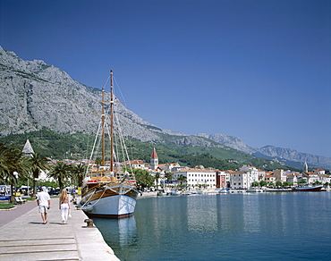 Harbour view, Makarska, Dalmatian Coast, Croatia, Europe