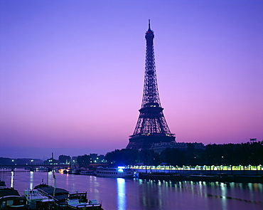 Eiffel Tower (Tour Eiffel) and the River Seine at night, Paris, France, Europe