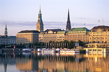 City skyline and Binnenalster Lake, Hamburg, Schleswig-Holstein, Germany, Europe