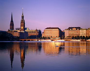 City skyline and Binnenalster Lake, Hamburg, Schleswig-Holstein, Germany, Europe