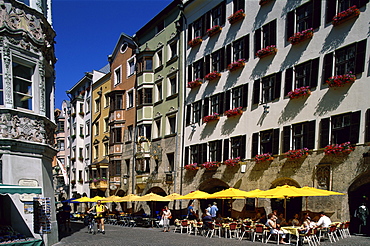 Cafes in the Old Town (Altstadt), Innsbruck, Tirol (Tyrol), Austria, Europe