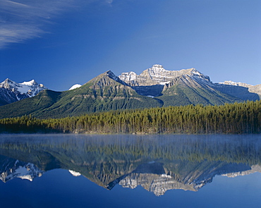 Herbert Lake, Banff National Park, UNESCO World Heritage Site, The Rockies, Alberta, Canada, North America