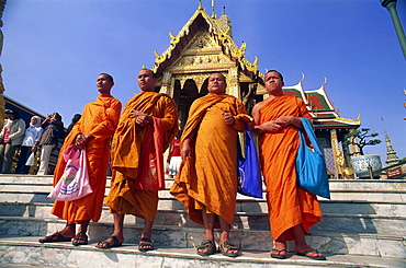 Group of Buddhist monks, Wat Phra Kaew, Grand Palace, Bangkok, Thailand, Southeast Asia, Asia