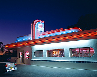 Route 66 Diner at night, Route 66, Albuquerque, New Mexico, United States of America, North America