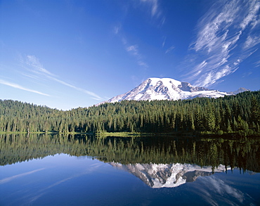 Snow capped Mount Rainier, Mount Rainier National Park,  Washington, United States of America, North America