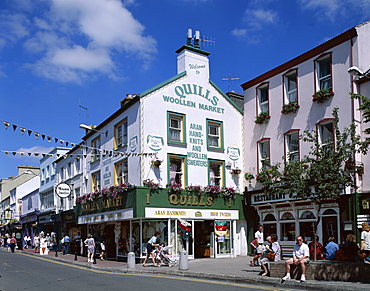 Street scene, Killarney, County Kerry, Munster, Republic of Ireland, Europe