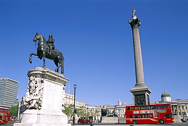 Nelsons Column and double decker bus, Trafalgar Square, London, England, United Kingdom, Europe