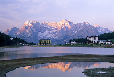 Lake Misurina, Veneto, Dolomites, Italy, Europe