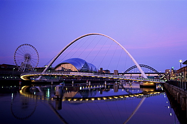 Gateshead Millennium Bridge, Gateshead, Newcastle, Tyne and Wear, England, United Kingdom, Europe