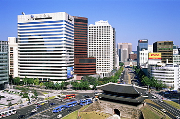 South Gate and city skyline, Sungnyemun, Seoul, South Korea, Asia