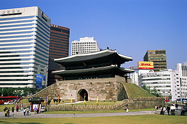 South Gate and city skyline, Sungnyemun, Seoul, South Korea, Asia