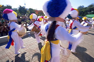 Farmers dance, Namsangol Hanok Village, Seoul, South Korea, Asia