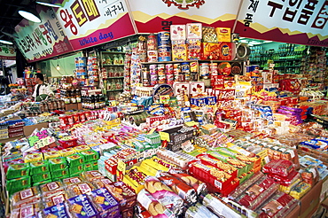 Colourful food store, Namdaemun Market, Seoul, South Korea, Asia