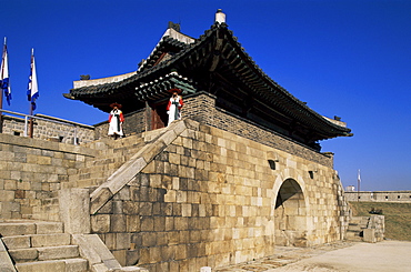 Ceremonial guards on Hwaseomun Gate, Hwaseong Fortress, Suwon, near Seoul, South Korea, Asia