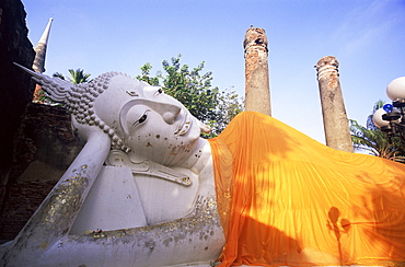 Reclining Buddha statue at Wat Yai Chai Mongkhon, Ayutthaya Historical Park, UNESCO World Heritage Site, Ayutthaya, Thailand, Southeast Asia, Asia