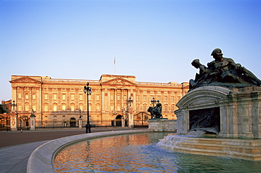 Buckingham Palace, London, England, United Kingdom, Europe