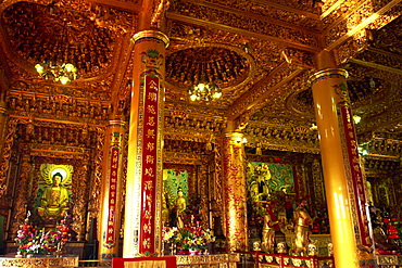 Interior of Chi-ming-tang Temple, Lotus Lake, Kaohsiung, Taiwan, Asia