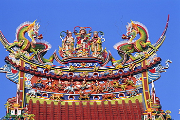 Roof detail at Shuen-sanzi-ten Temple, Kaohsiung, Taiwan, Asia