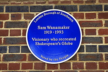 Sam Wanamaker blue plaque at Shakespeare's Globe Theatre, London, England, United Kingdom, Europe